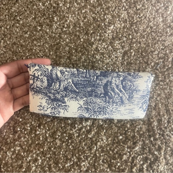 Blue Toile Vintage  Print Glasses Case - Picture 4 of 6